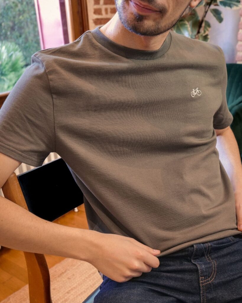 T-shirt broderie vélo