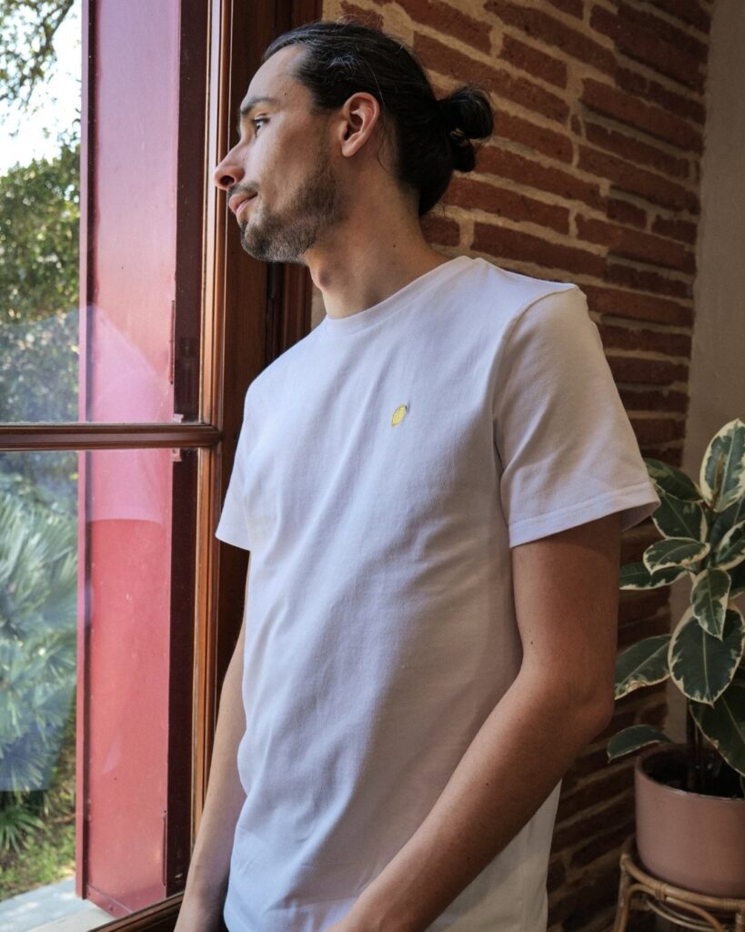 T-shirt blanc coupe droite